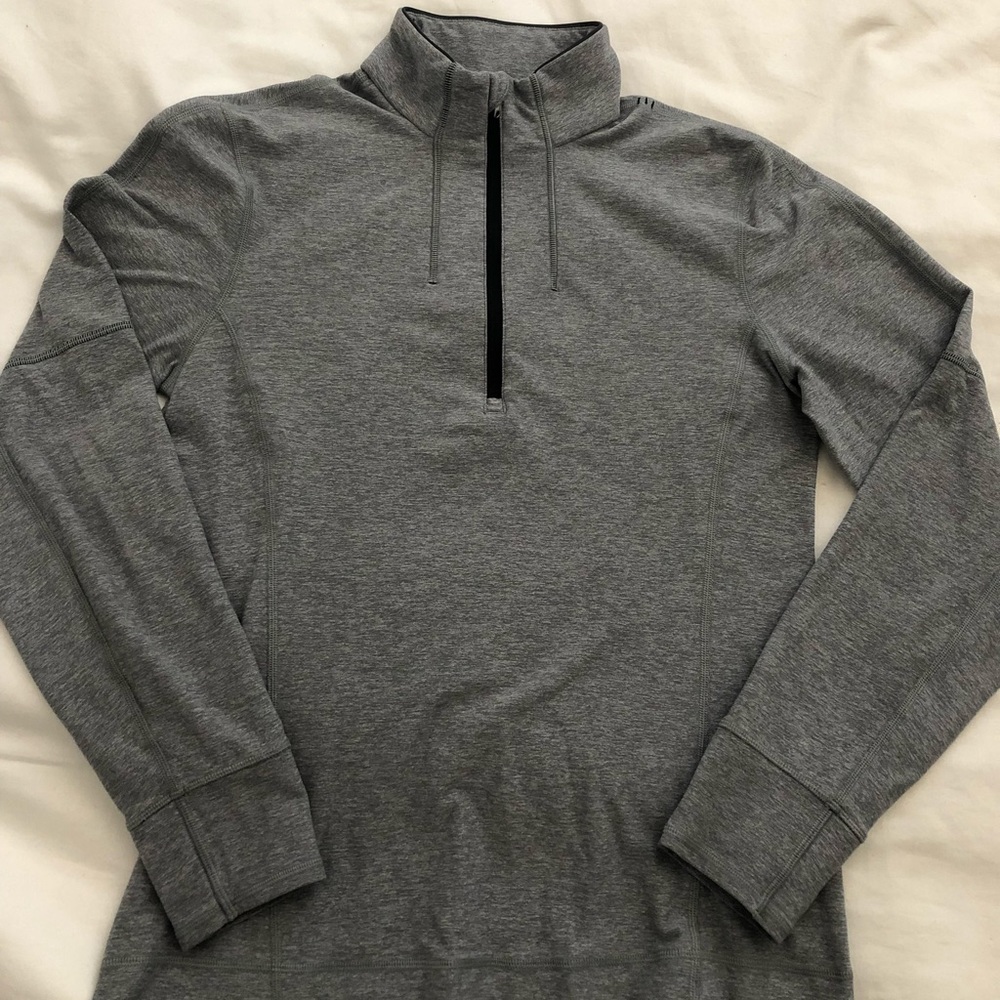 Lululemon: Men’s Half Zip Pullover: Grey